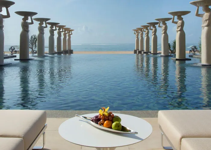 Hotel The Mulia 5*