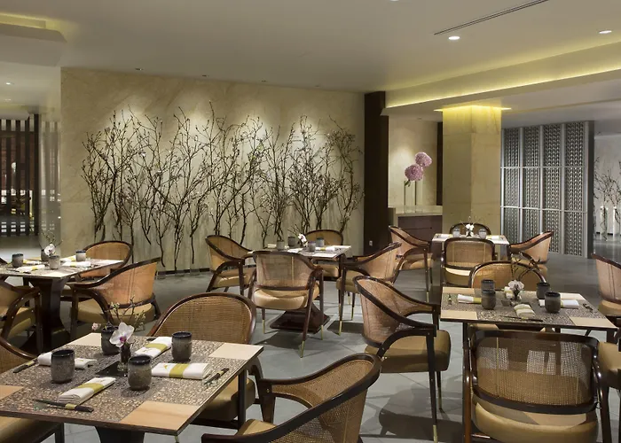 Hotel The Mulia 5*